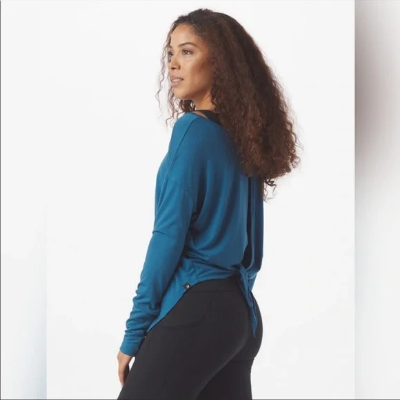 GLYDER Moroccan Blue Dolman Top M - Picture 1 of 6